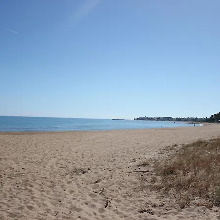 148 Paseo Al Mar A-3 Apartman *